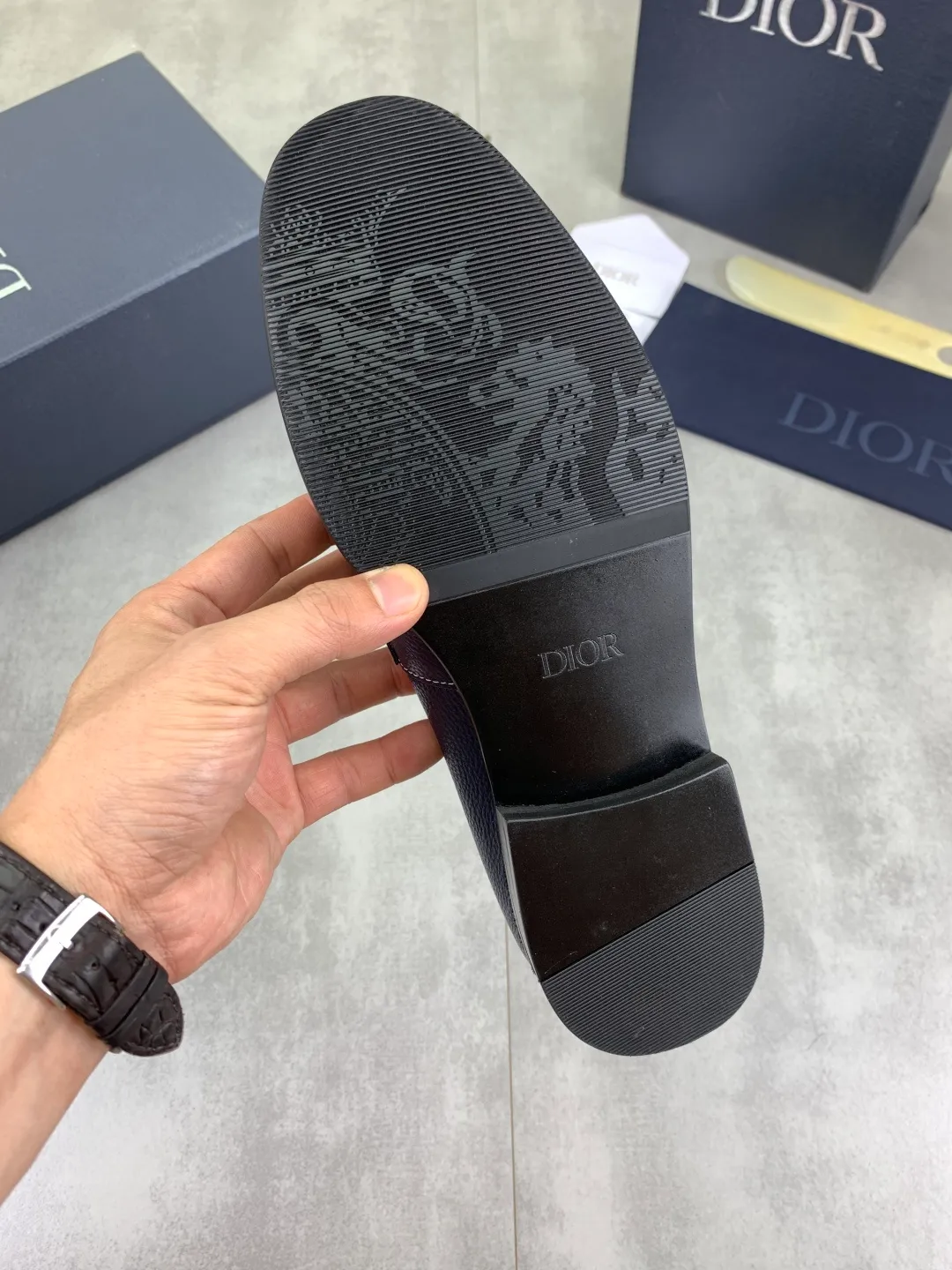 Men's men's shoes 💰P560 new style 💰high version 💎💎💎Dior original version! Top Italian purchasing agent! Men's business casual leather shoes, original imported pebbled calfskin upper, ultimate texture, gentlemanly style, imported water-dyed cowhide inside, top-quality original Italian rubber outsole, first-class workmanship, top quality! Size: 39-44 (45 customized) 3️⃣ colors available